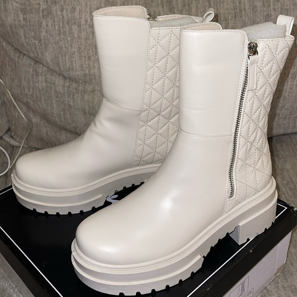 🆕🌿🤍QUPID: “OFF WHITE” Quilted Booties SIZE 8 - Picture 5 of 12